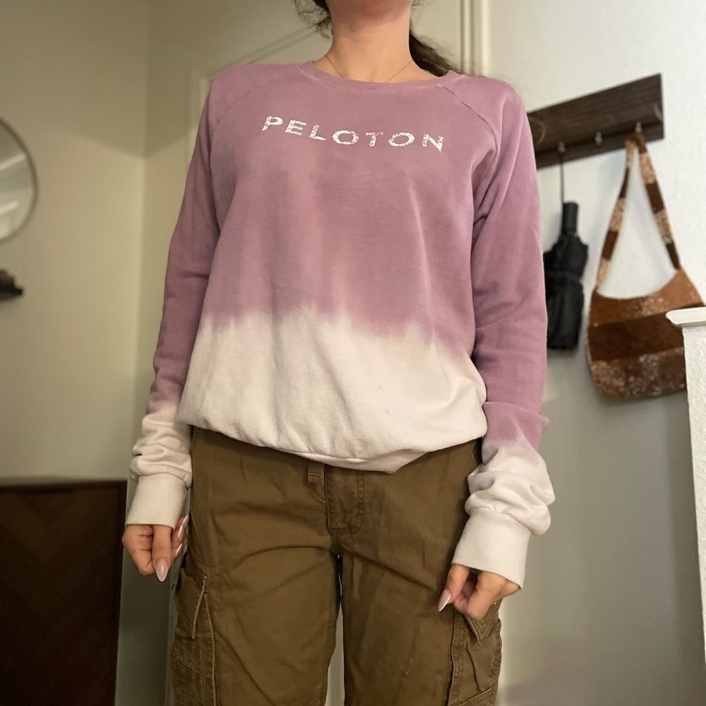 PELOTON ombre gradient crewneck sweater size Medium oversized‎
